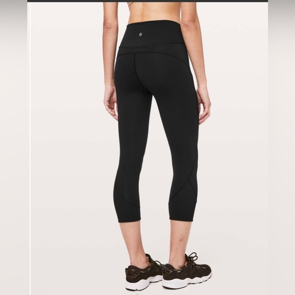 lululemon athletica Pants - Lululemon In Movement Crop Everlux 19” Black , size 6